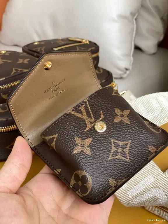 First bag ru VUITTON CROSSBODY UTILITY LOUIS 0513